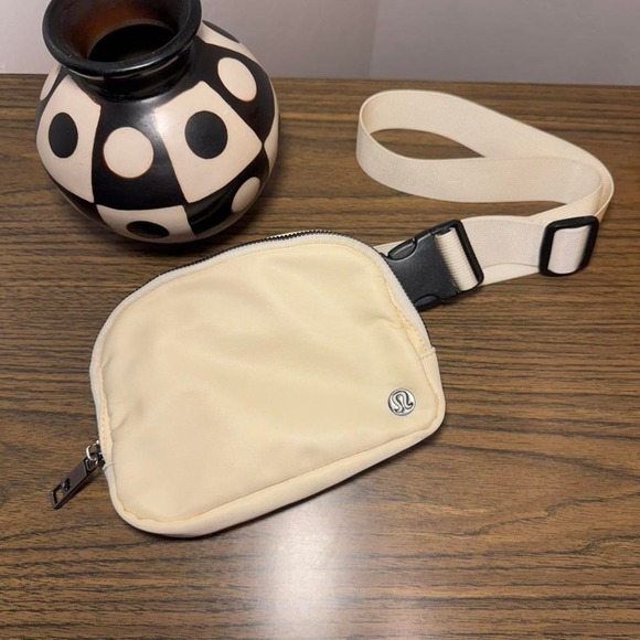 Cream and white Lululemon belt bag - Picture 1 of 8